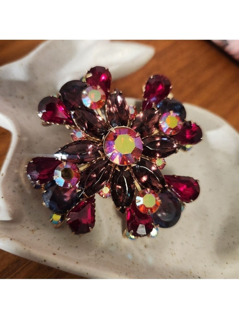 VINTAGE MID CENTURY MALTESE CROSS AURORA BOREALIS LAYERED RHINSTONE BROOCH